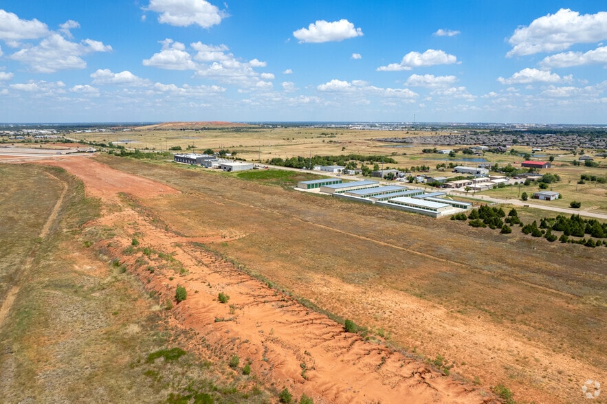 More Photos Of 9345 S Eastern Ave, Moore Warehouse For Lease
