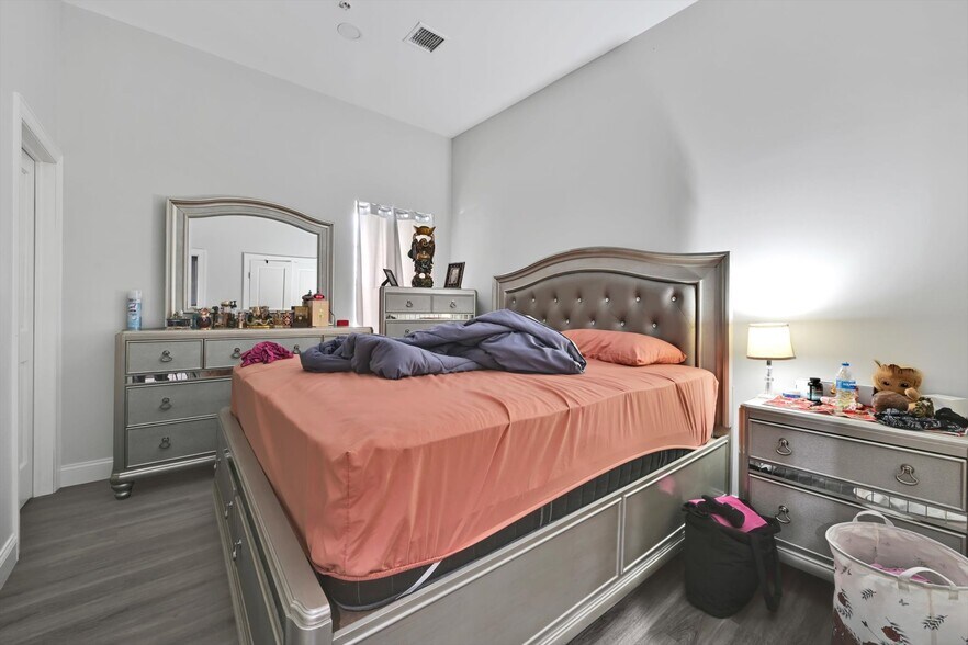 More Photos Of 236 W Market St, Jonestown Multifamily For Sale