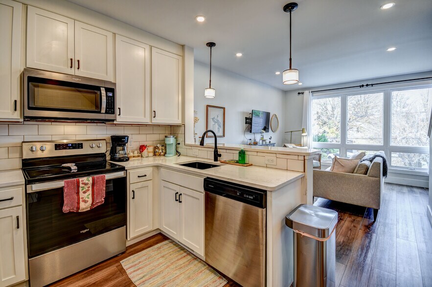 More Photos Of 208 Gillis St, Traverse City Specialty For Sale