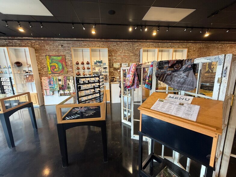 More Photos Of 615 Mena St, Mena Restaurant For Sale