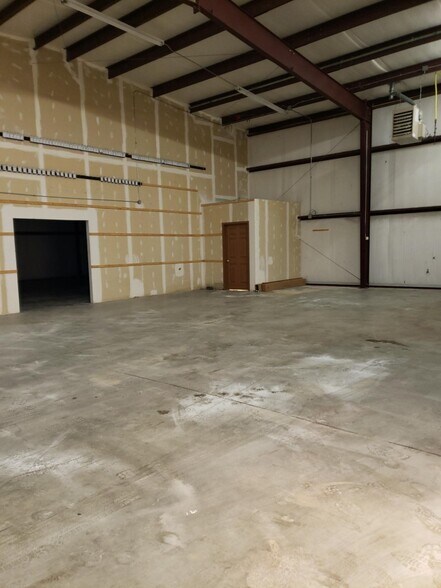 More Photos Of 819-821 Midpoint Dr, O'Fallon Warehouse For Sale