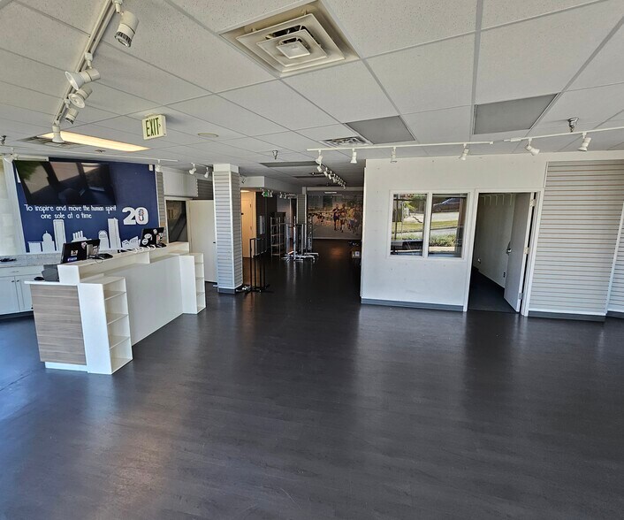 More Photos Of 2045 York Rd, Timonium Office For Lease