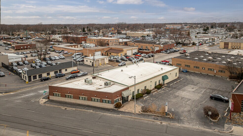 More Photos Of 4650 Southwest Hwy, Oak Lawn Medical For Sale