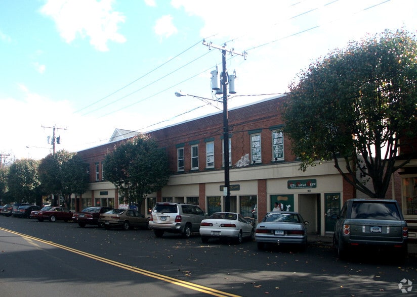 More Photos Of 23-35 Tokeneke Rd, Darien Unknown For Lease