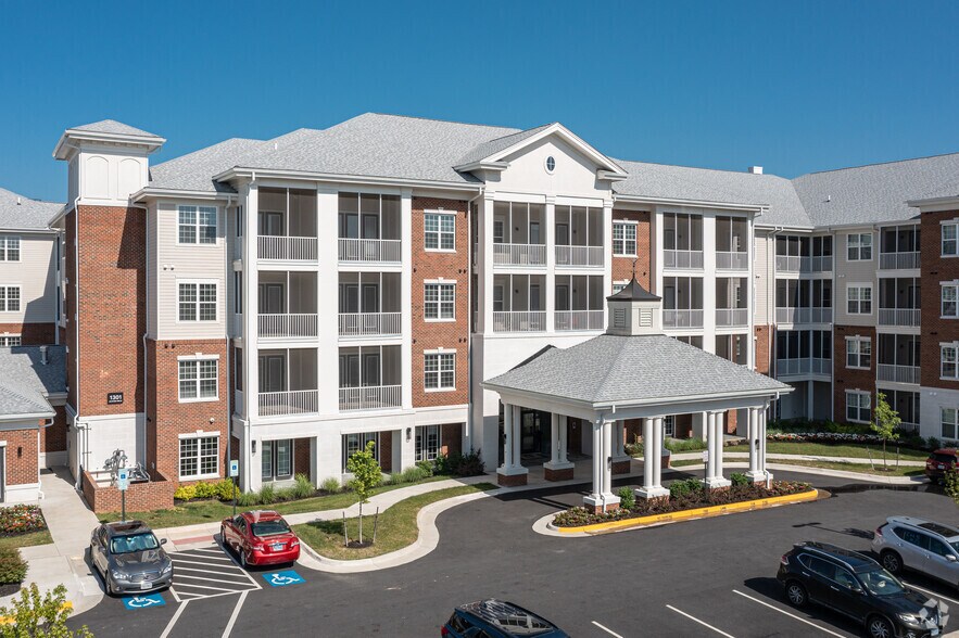 Primary Photo Of 2200 Carl D Silver Pky, Fredericksburg Apartments For Lease