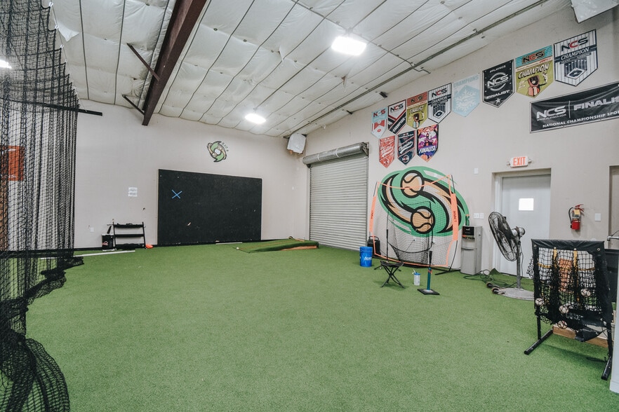 More Photos Of 305 Sam Houston Dr, Victoria Storefront For Lease