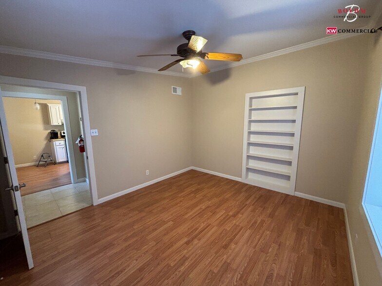 More Photos Of 39 Scenic Loop Rd, Boerne Office Residential For Lease