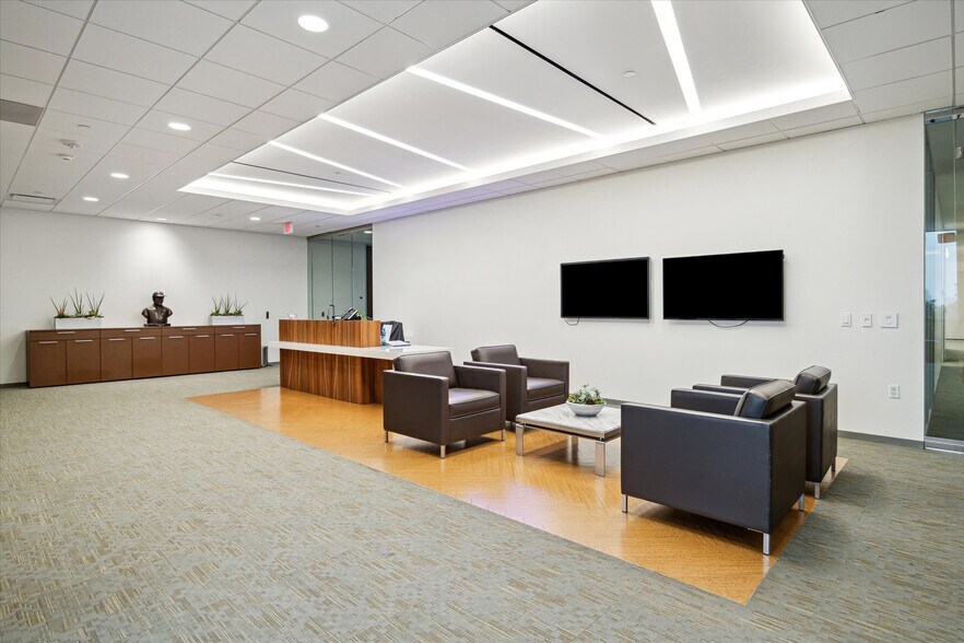 More Photos Of 9090 Katy Fwy, Houston Medical For Lease