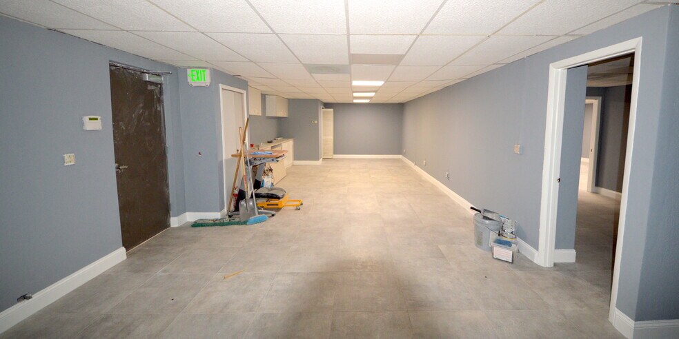 More Photos Of 5299 Saint Augustine Rd, Jacksonville Manufacturing For Lease