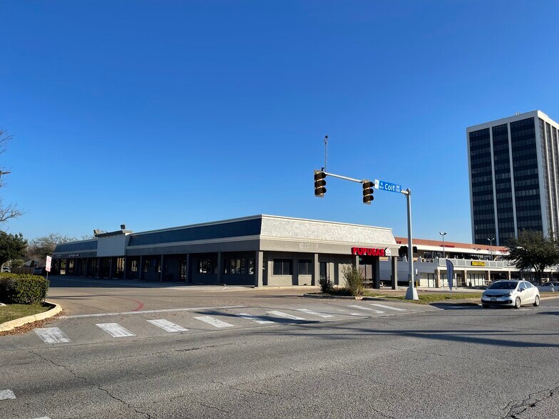 More Photos Of 400 N Coit Rd, Richardson General Retail For Lease