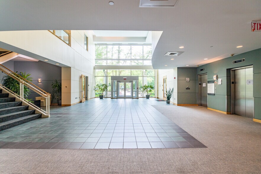 More Photos Of 400 Donald J Lynch Blvd, Marlborough Unknown For Lease