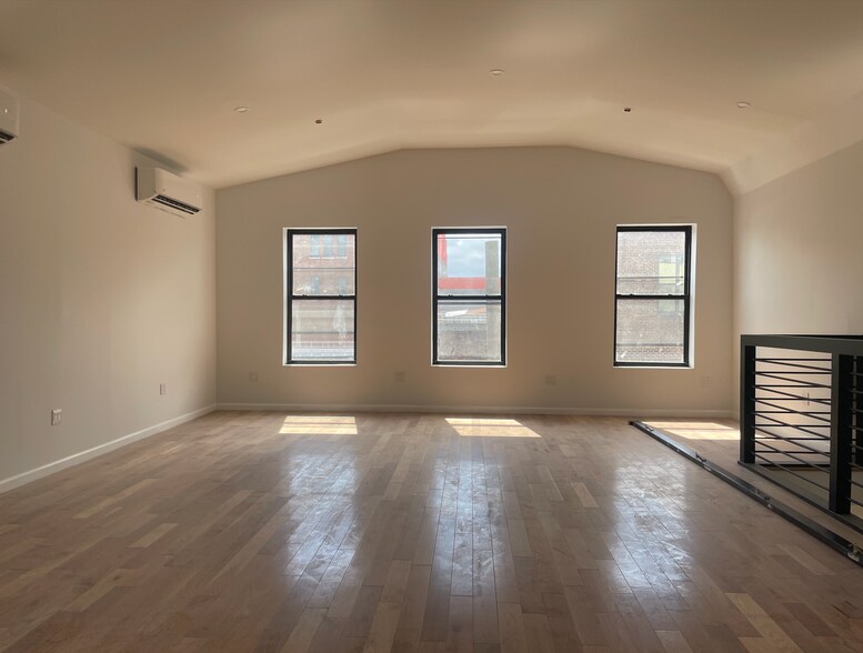 More Photos Of 789 E 144th St, Bronx Industrial For Lease