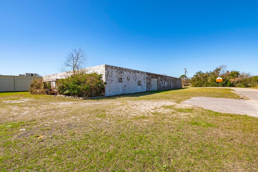 More Photos Of 2002 Highway 3, La Marque Industrial For Sale