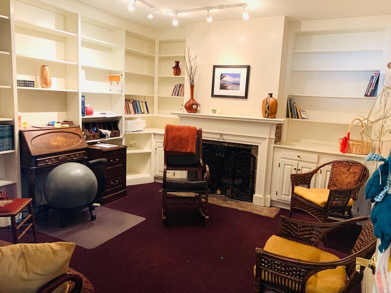 More Photos Of 100-108 Russell St, Hadley Medical For Lease