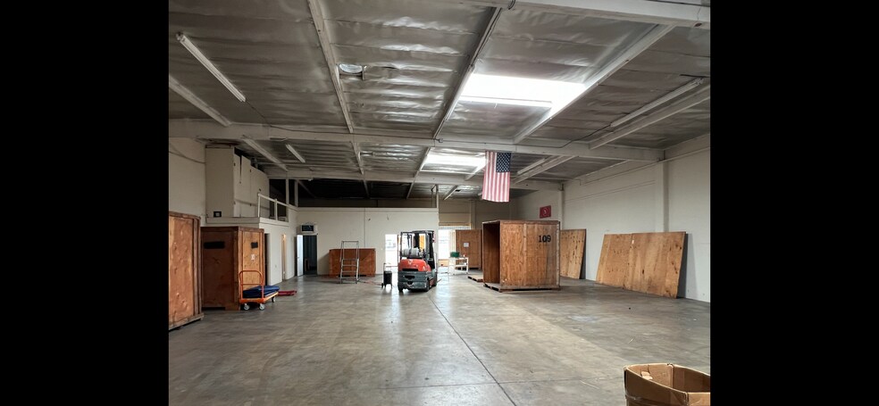 More Photos Of 1301-1307 E Edinger Ave, Santa Ana Showroom For Sale