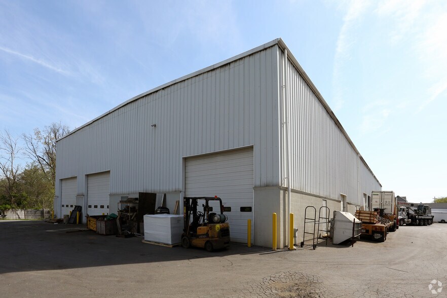 More Photos Of 3344 Market St, Aston Light Distribution For Lease