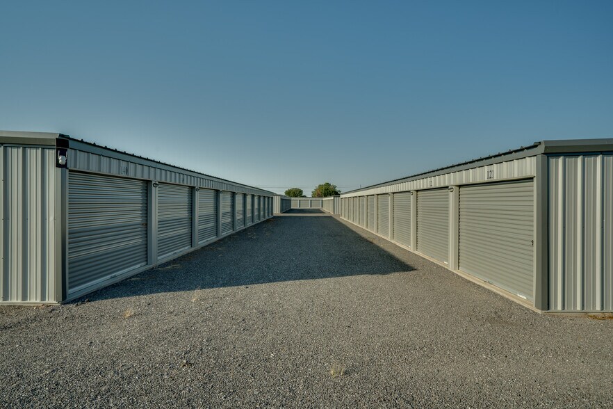 More Photos Of 201 Rathgeber, Wichita Falls Self Storage For Sale