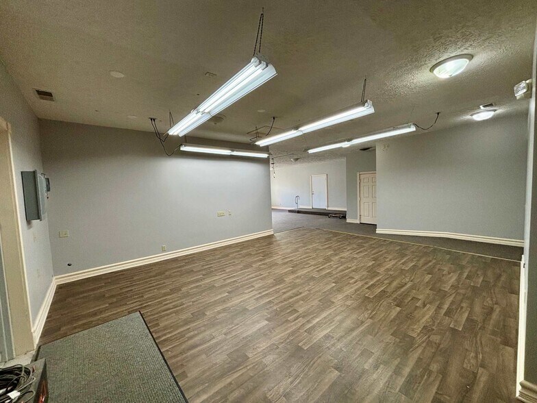 More Photos Of 1301 E Grand River Ave, Portland Freestanding For Lease