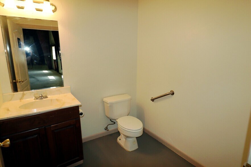 More Photos Of 2011 Industrial Rd, Cortez Manufacturing For Lease