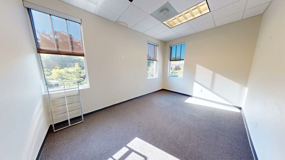 More Photos Of 324 N Trade St, Matthews Freestanding For Lease