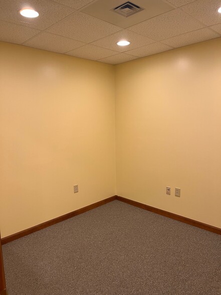 More Photos Of 705-709 Main St, Hallstead Office For Sale