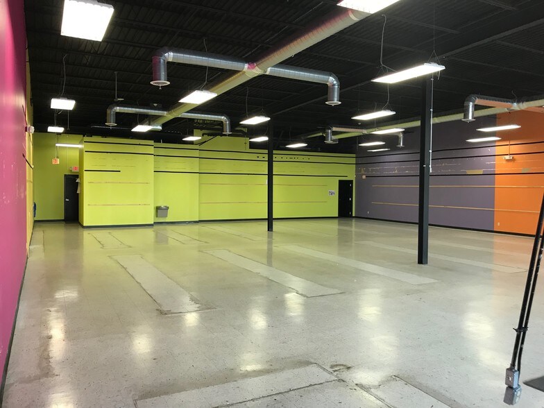 More Photos Of 6532-6546 US Hwy 6, Portage Unknown For Lease