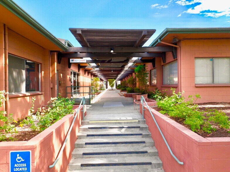 More Photos Of 109 Spring St, Claremont Office Residential For Lease