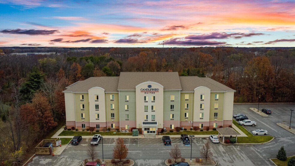 More Photos Of 1220 E Douglas Rd, Granger Hotel For Sale