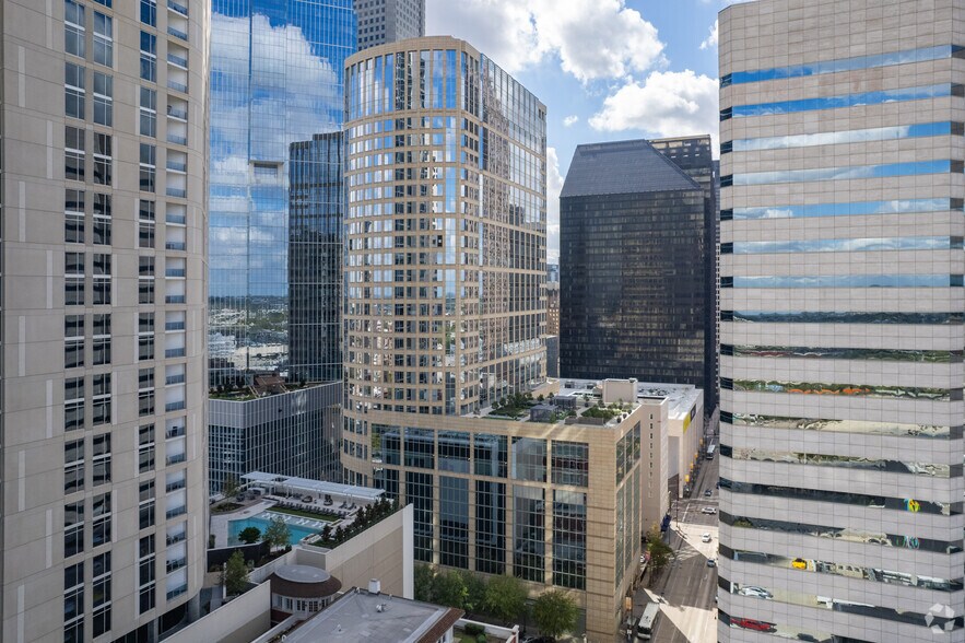 Primary Photo Of 717 Texas Ave, Houston Office For Lease