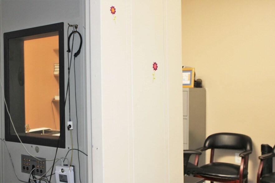 More Photos Of 255 Route 3, Secaucus Medical For Lease