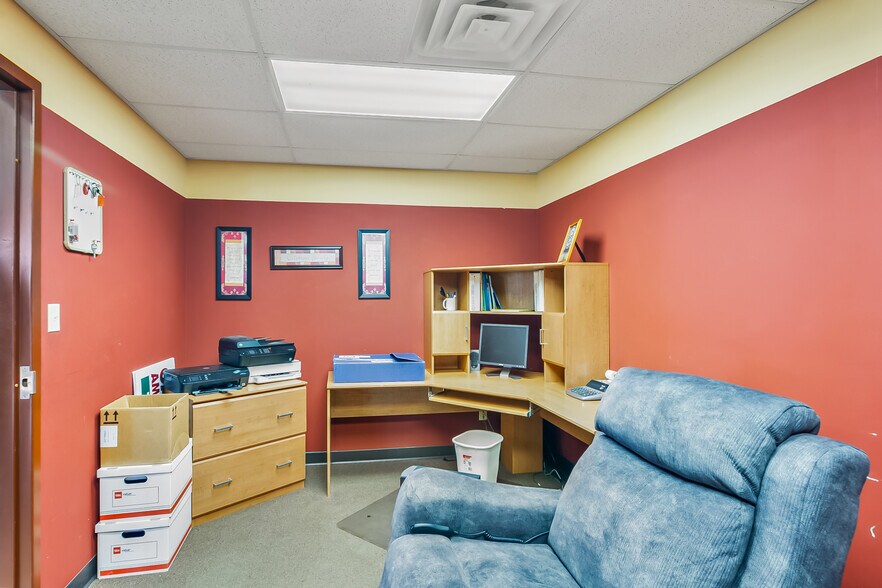 More Photos Of 1932 Bealer Dr, Marion General Retail For Sale