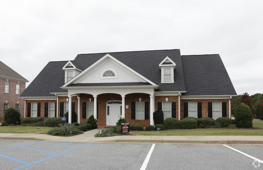 More Photos Of 2 Leas Courtyard Dr, Seneca Medical For Sale