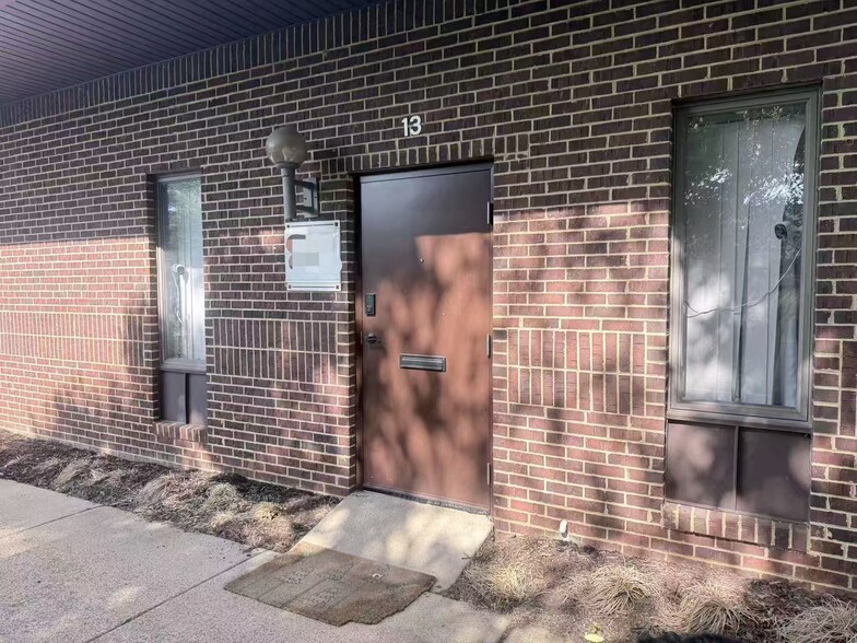 More Photos Of 106 Elden St, Herndon Medical For Sale