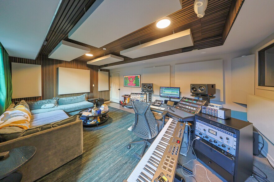 More Photos Of 2400-2410 Hyperion Ave, Los Angeles Loft Creative Space For Sale