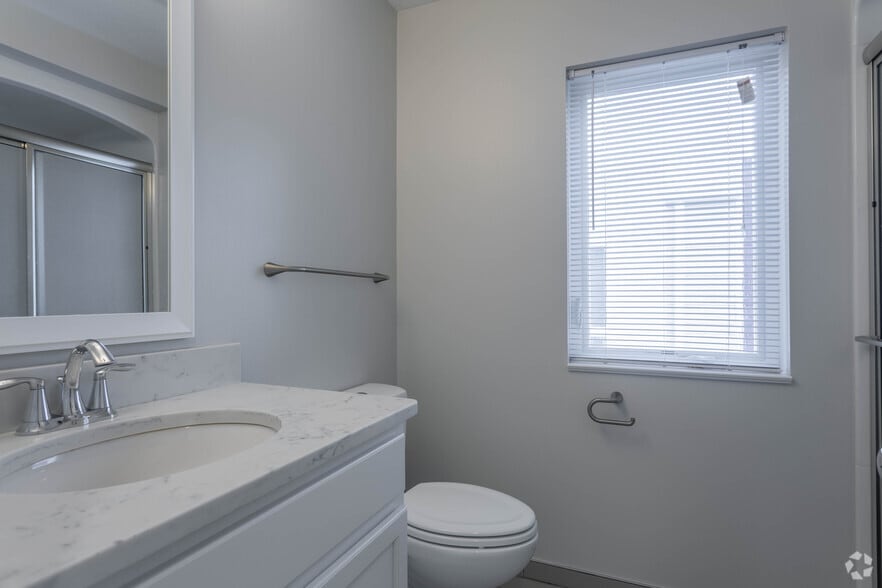 More Photos Of 1421 E 15th St, Cleveland Apartments For Sale