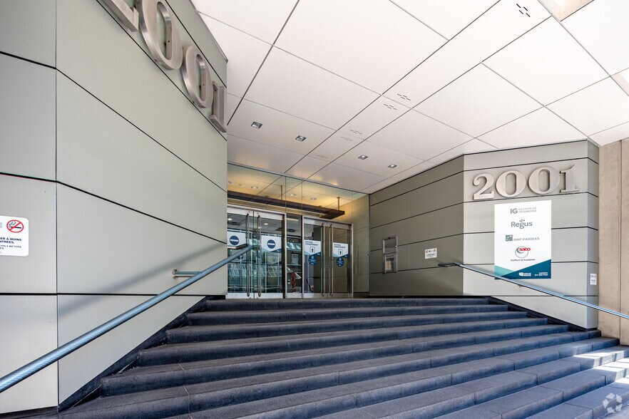 More Photos Of 2001 Boul Robert-Bourassa, Montréal Office Residential For Lease