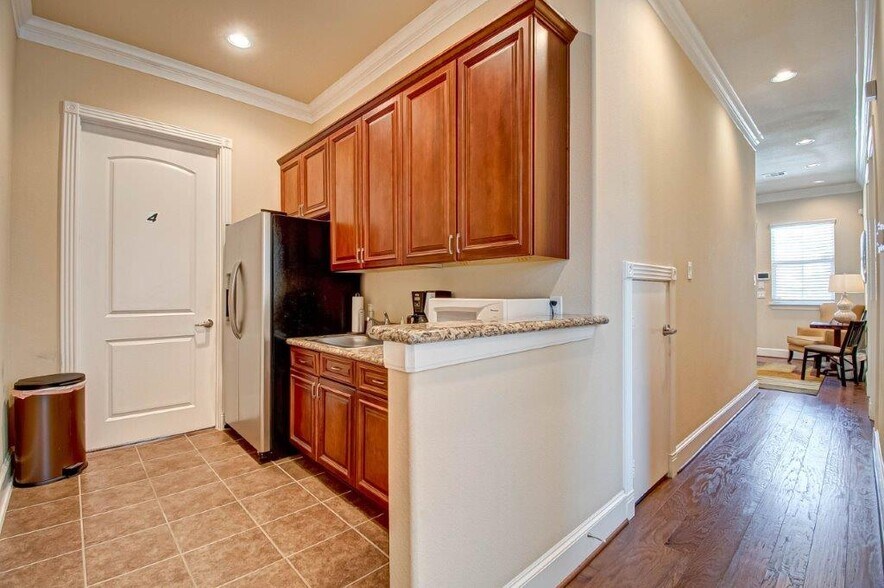 More Photos Of 303 Longmire Rd, Conroe Office For Lease