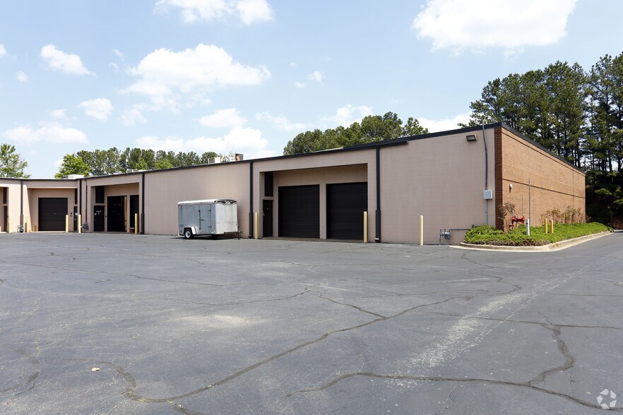 More Photos Of 3230 Peachtree Corners Cir, Peachtree Corners Light Distribution For Lease