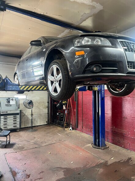 More Photos Of 3991 Superior Ave, Cleveland Auto Repair For Sale