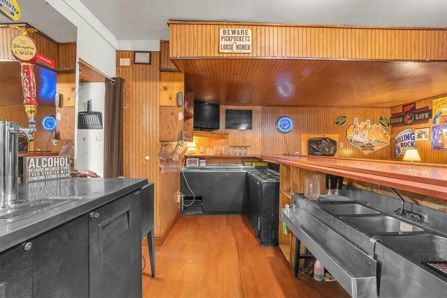 More Photos Of 3006 Lewis Run Rd, Clairton Restaurant For Sale