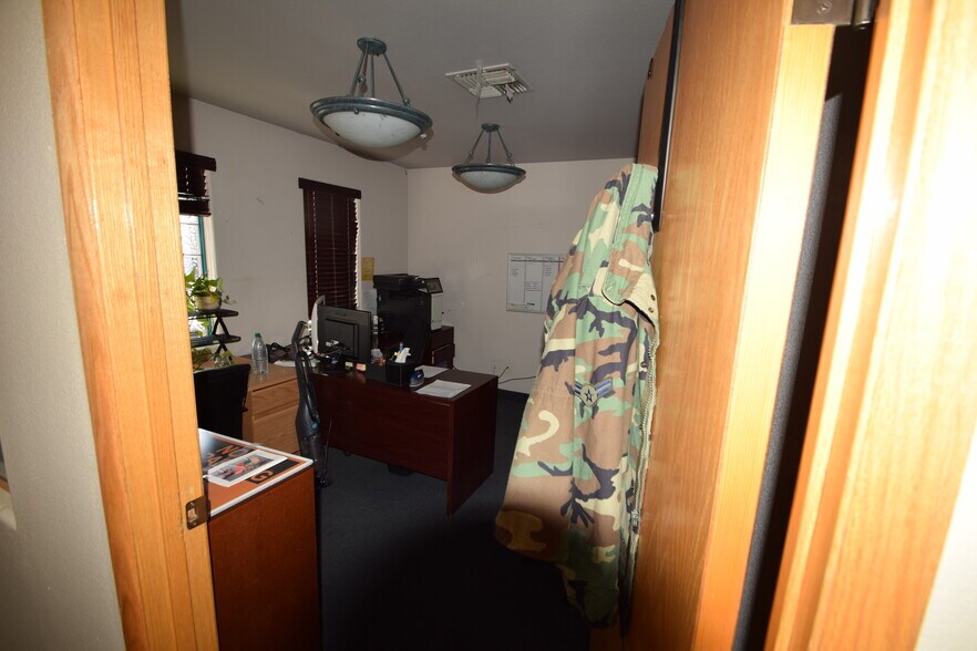 More Photos Of 320 S Jones Blvd, Las Vegas Office For Sale