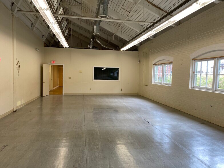 More Photos Of 90 S Park St, Willimantic Warehouse For Lease