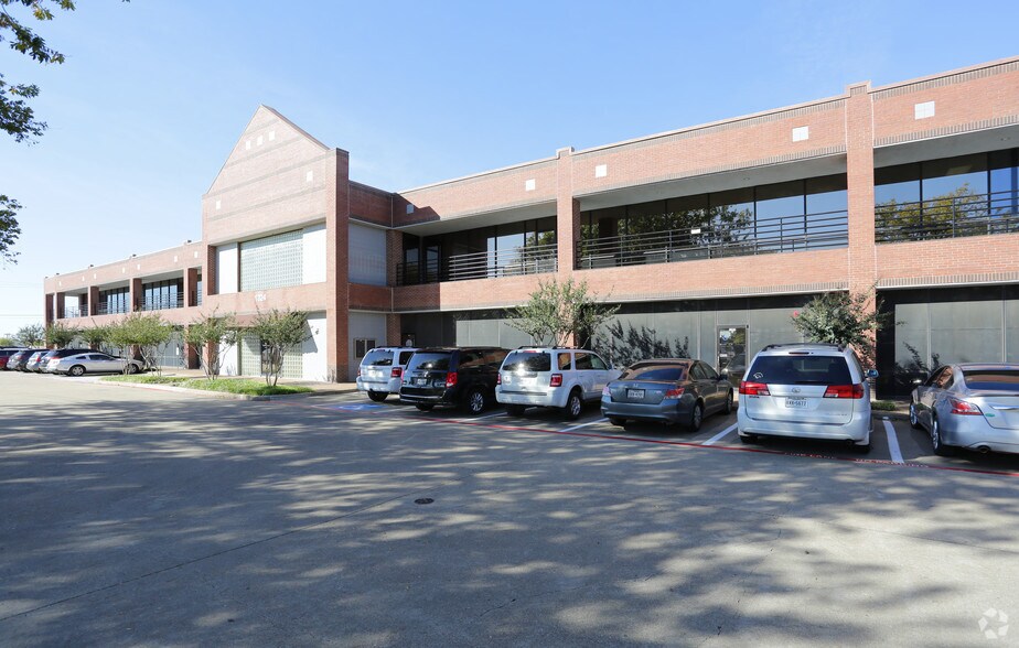 More Photos Of 1022 S Greenville Ave, Allen Unknown For Lease