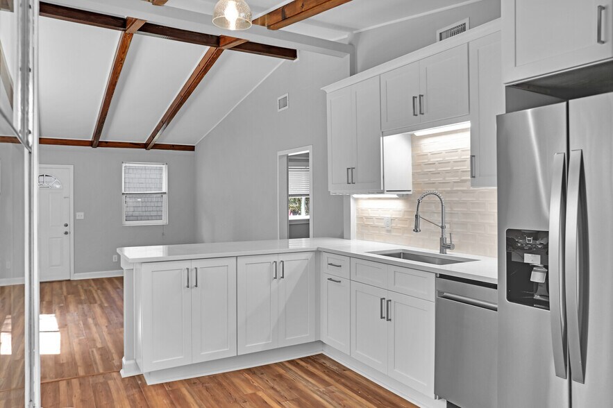 More Photos Of 1813 Seminole Rd, Atlantic Beach Multifamily For Sale