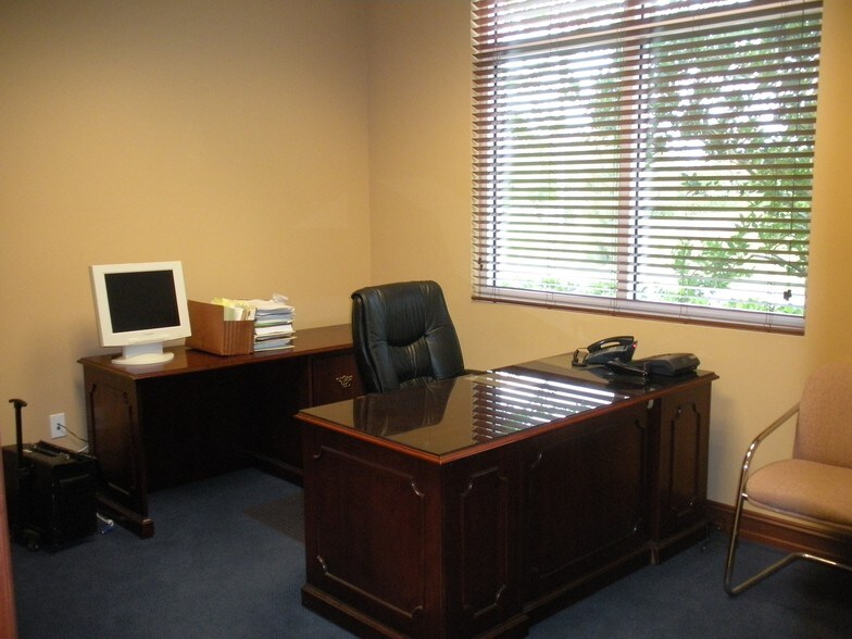 More Photos Of 1391 Sawgrass Corporate Pky, Sunrise Office For Sale
