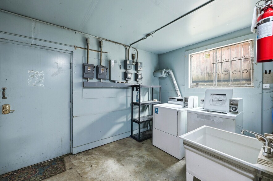 More Photos Of 2189 Baringer Ave, Louisville Apartments For Sale