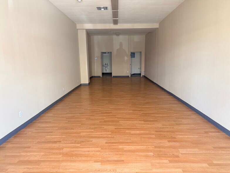 More Photos Of 900-1002 San Fernando Rd, San Fernando General Retail For Lease