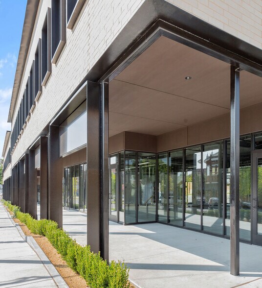 More Photos Of 525 NW 11th St, Oklahoma City General Retail For Lease