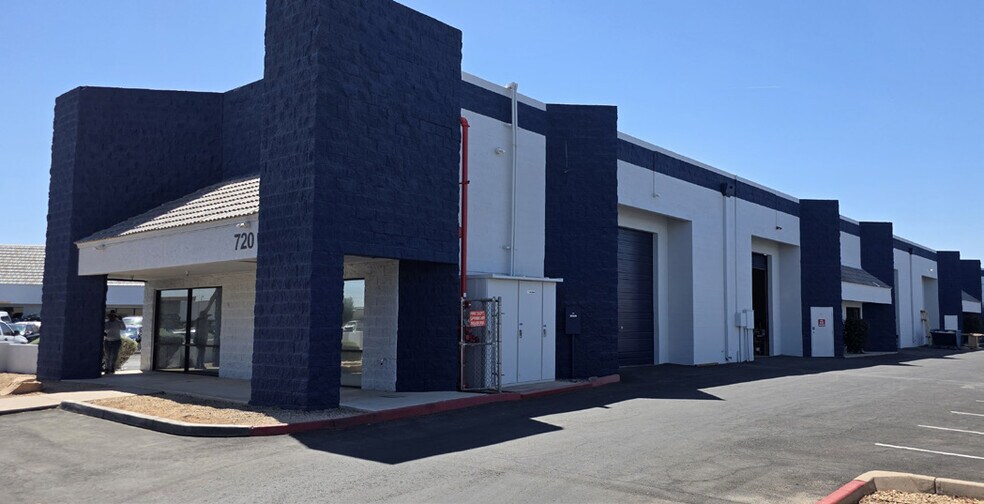More Photos Of 700 N Golden Key St, Gilbert Unknown For Lease