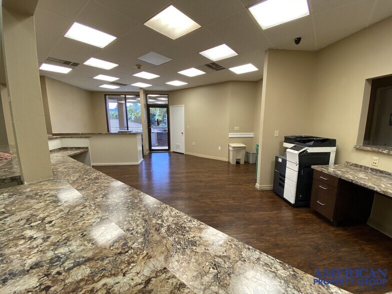 More Photos Of 3920 Bee Ridge Rd, Sarasota Medical For Sale